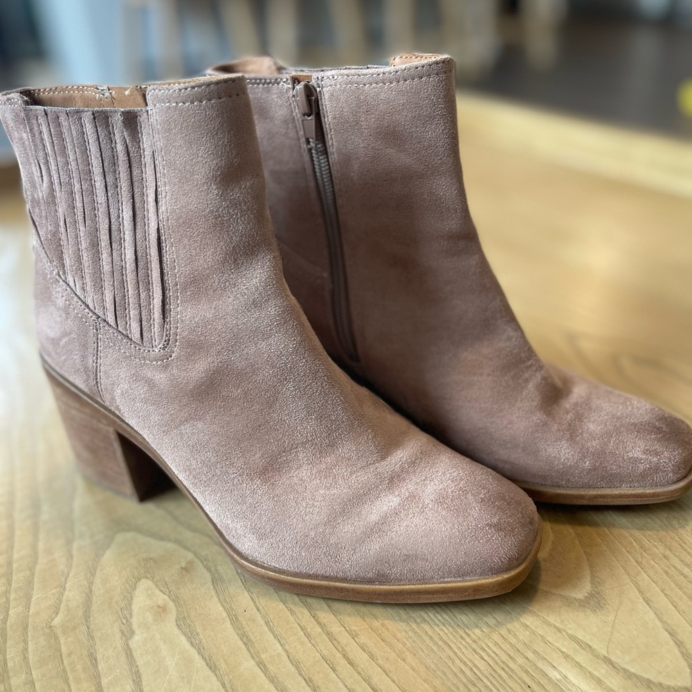 Zodiac Women's Suede Ankle Boots